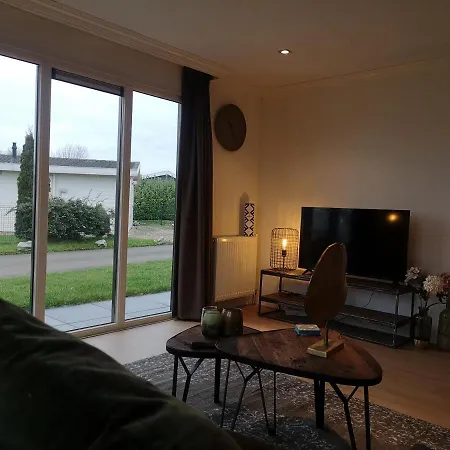 Gezellig Chalet Met Eigen Parkeerplaats, Park In Aanbouw, Geen Wi Fi Chalet Molenschot
