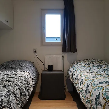 Gezellig Chalet Met Eigen Parkeerplaats, Park In Aanbouw, Geen Wi Fi * Molenschot